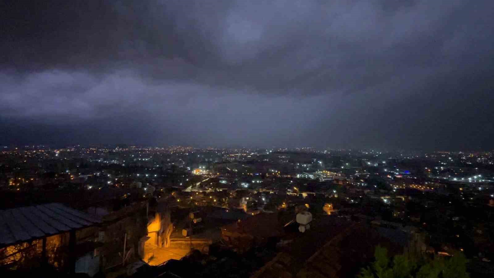 Hatay’da 3 ayda kentin 547 günlük içme suyu depolandı
Hatay’da 3 ayda kentin 547 günlük içme suyu depolandı