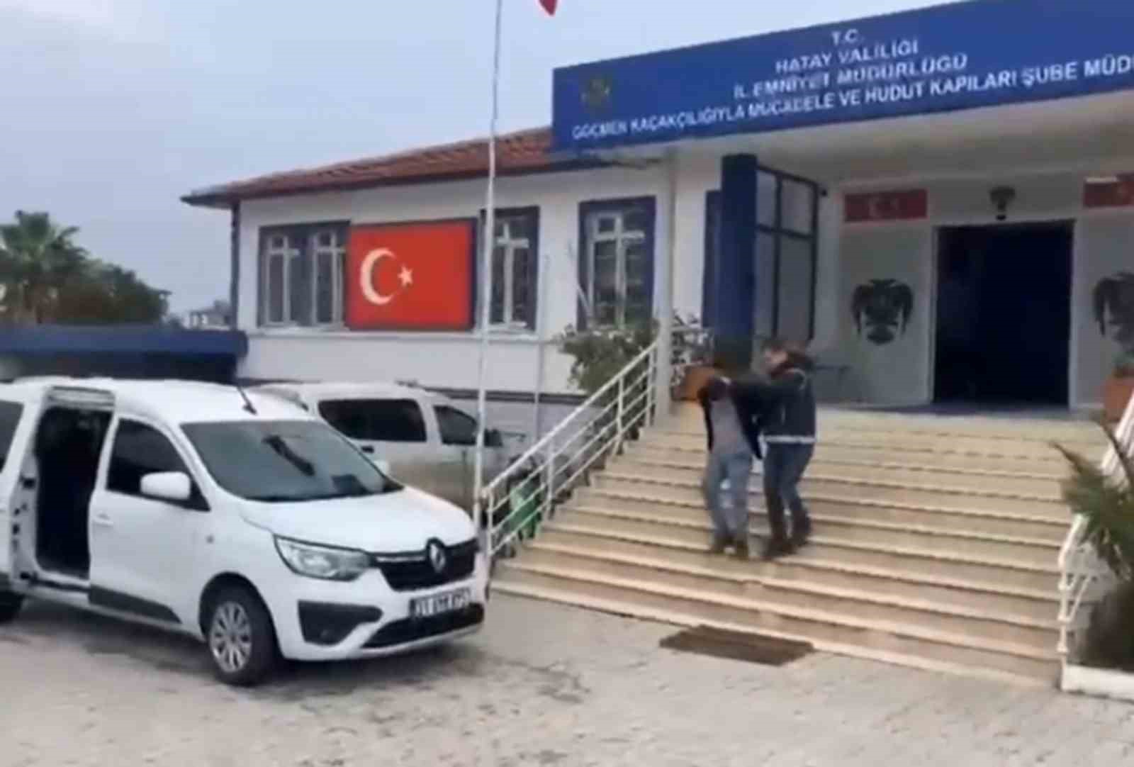 Hatay’da 3 kaçak göçmen yakalandı, 1 organizatör tutuklandı
