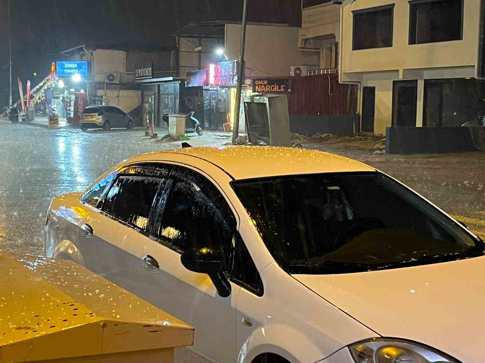 Hatay’da dolu yağışı
