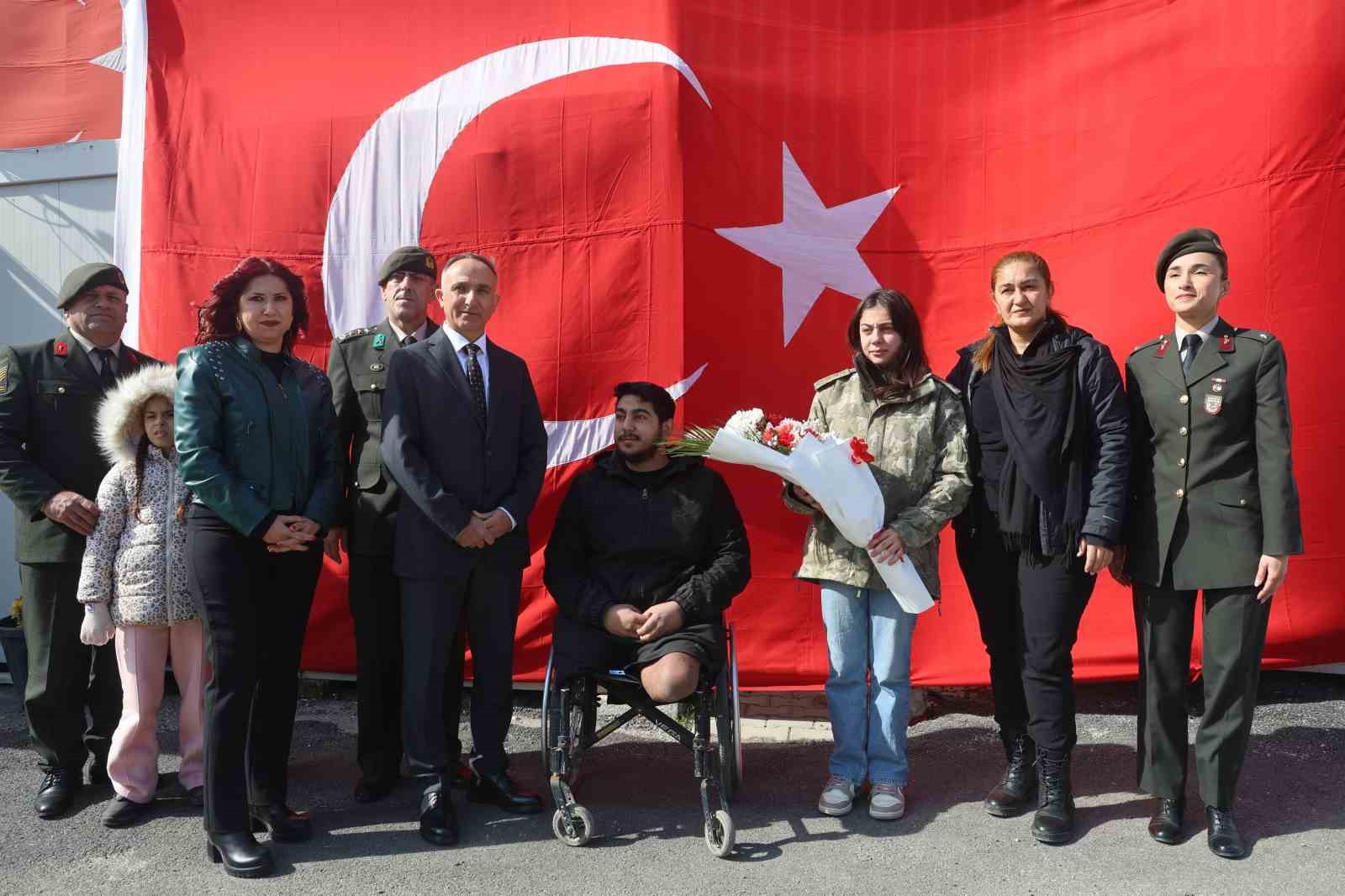 Hatay’da duygulandıran buluşma: Depremzede Beliz, 3 yıldır sakladığı emanetin sahibiyle bir araya geldi
