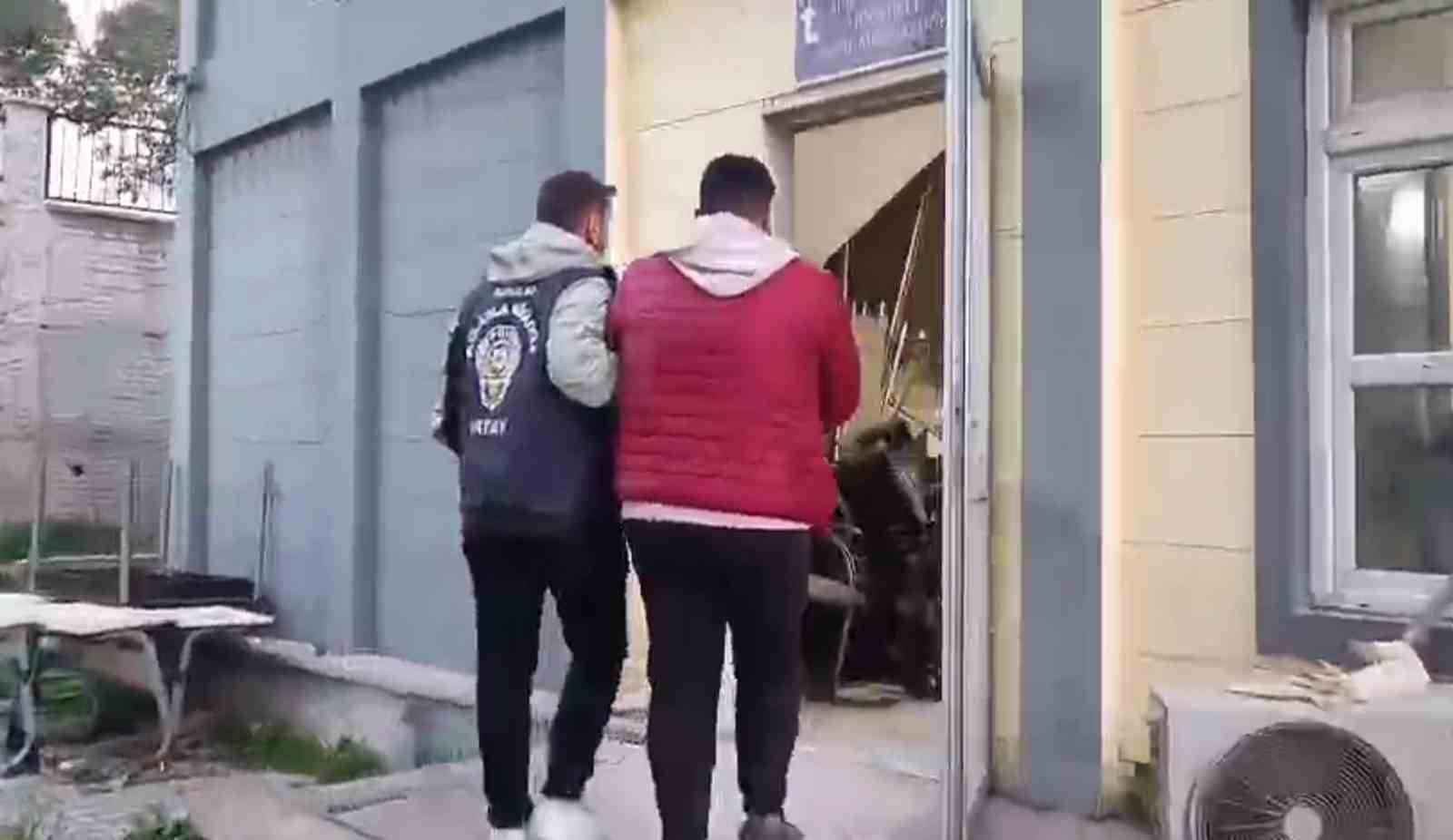 Hatay’da hapis cezaları nedeniyle aranan 3 kişi tutuklandı
