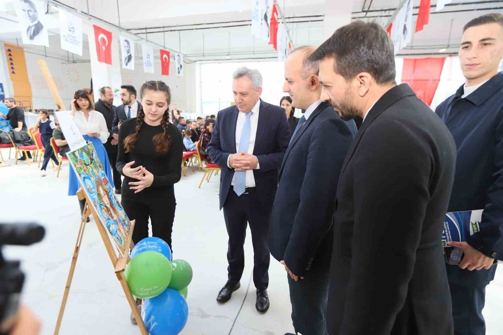 Hatay’da küçük ressamlar tuvallerinde suyu anlattı
