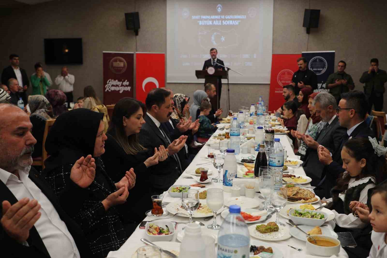 Hatay’da şahit aileleri ve gaziler iftar sofrasında buluştu

