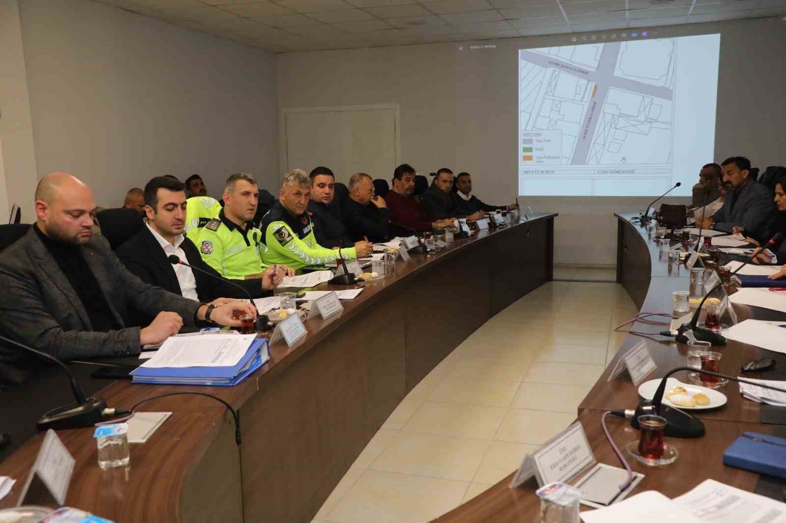 Hatay’da UKOME kararıyla 5 ilçeye EDS geliyor
Hatay’da UKOME kararıyla 5 ilçeye EDS geliyor