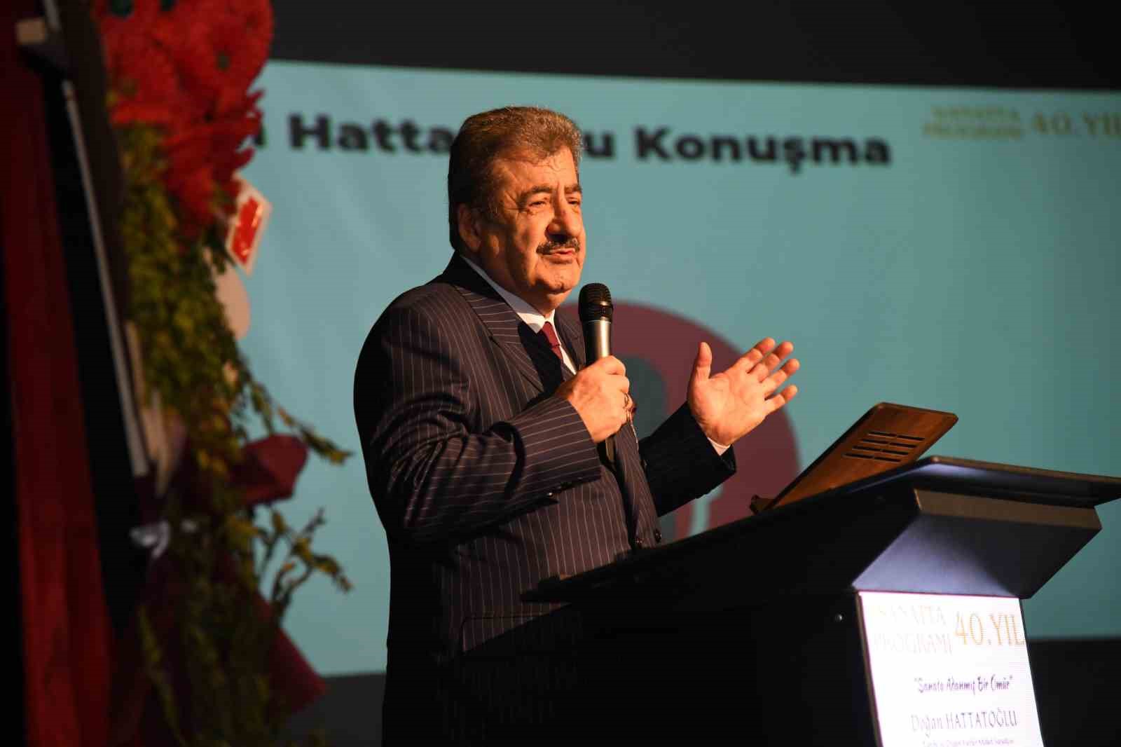 Hattatoğlu 40. sanat yılını kutladı
Hattatoğlu 40. sanat yılını kutladı