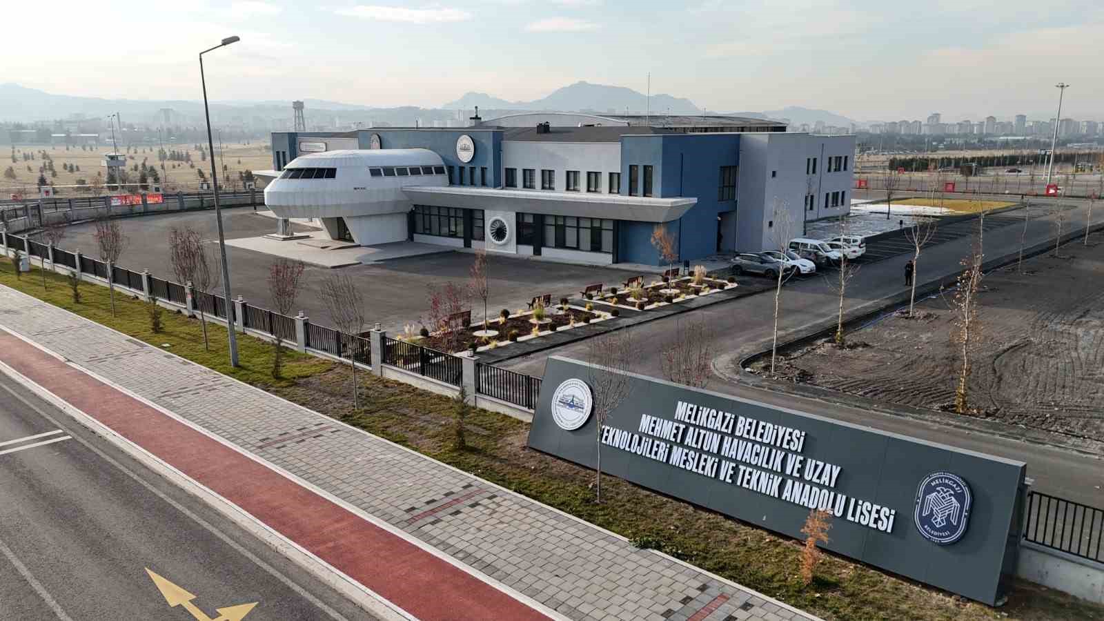 Havacılık Lisesi; yeni ekipmanlarla niteliğini taçlandırıyor
