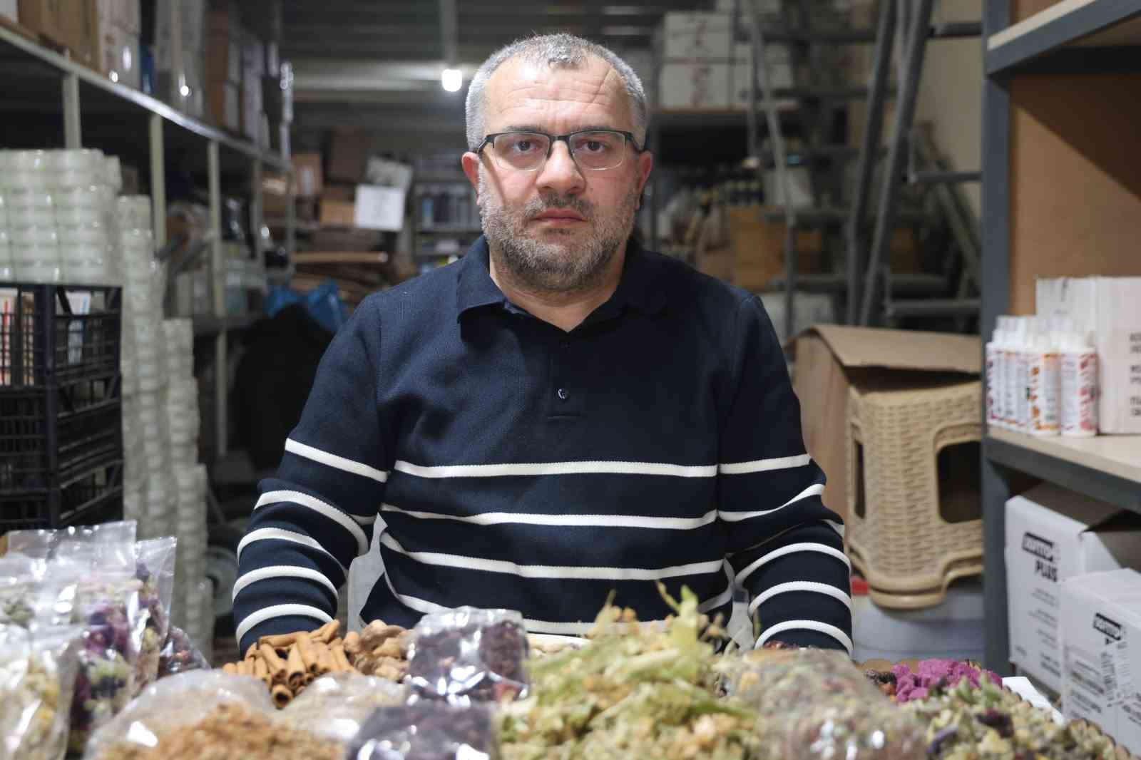 Havaların soğumasıyla, vatandaşların kış çaylarına talebi arttı
