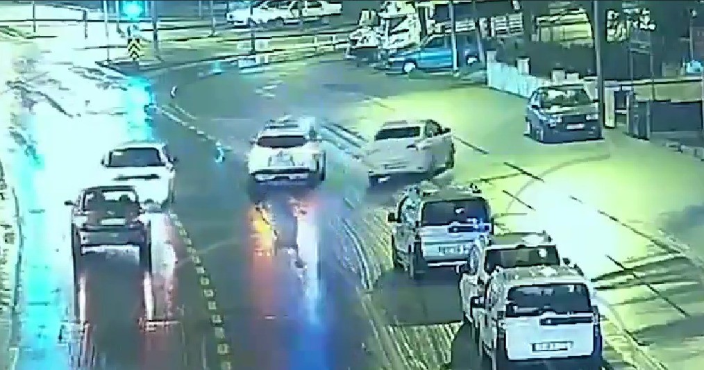 Havaya ateş açan trafik magandasının ehliyeti iptal edildi
