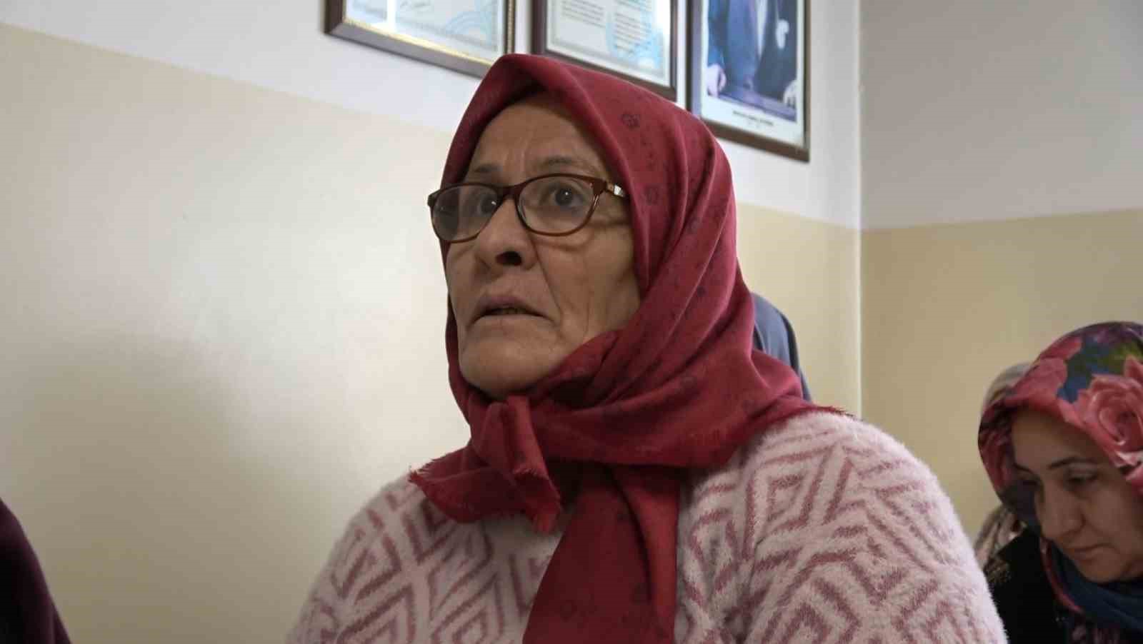 Hayalini 60 yıl sonra gerçekleştirdi
Hayalini 60 yıl sonra gerçekleştirdi