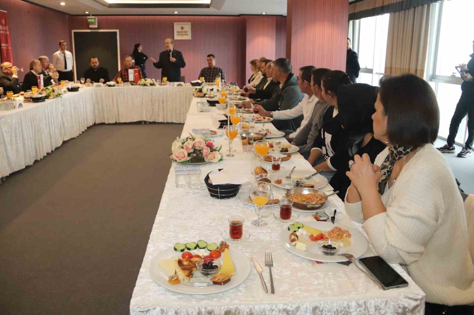 Hayat Hastanesi yönetimi Mudanya muhtarlarıyla buluştu
