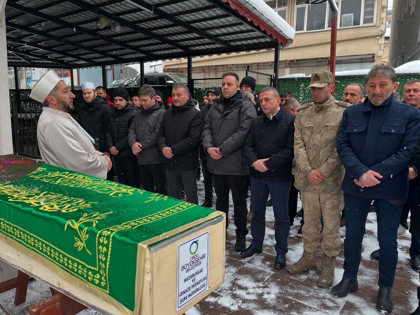 Hayatını kaybeden engelli ve kimsesiz kız çocuğu toprağa verildi
