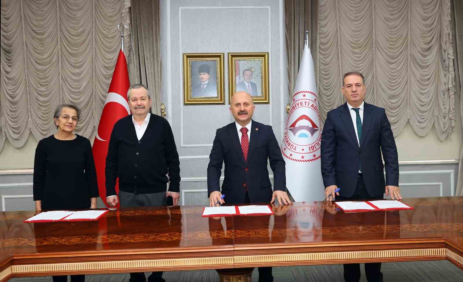 Hayırsever Saral’dan eğitime anlamlı destek
Hayırsever Saral’dan eğitime anlamlı destek