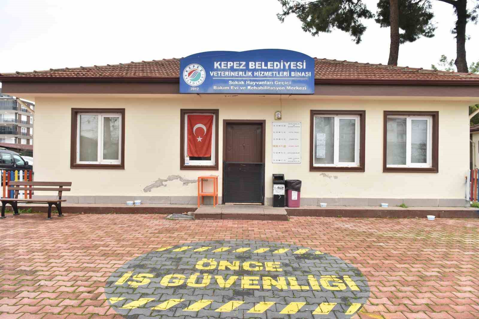 Hayırseverlerden 8 adet köpek ve 50 adet kedi kulübesi
