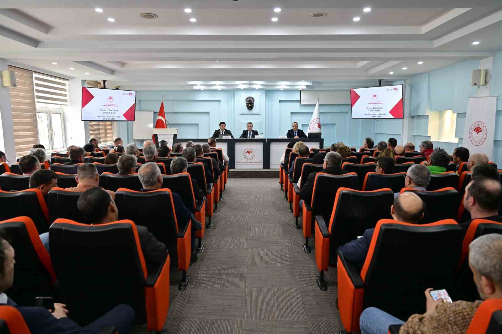 Hayvancılık sektör değerlendirme toplantısı İzmir’de gerçekleştirildi.
Hayvancılık sektör değerlendirme toplantısı İzmir’de gerçekleştirildi.