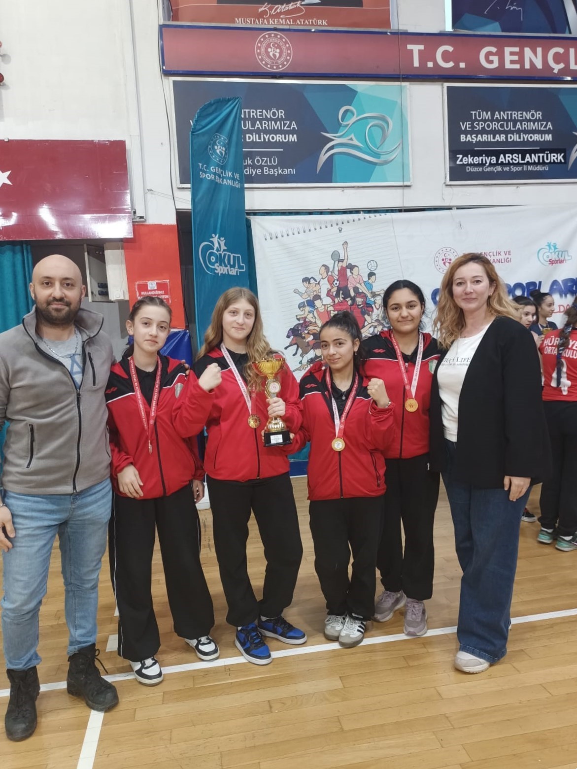 Hedefi 12 den vurdular
