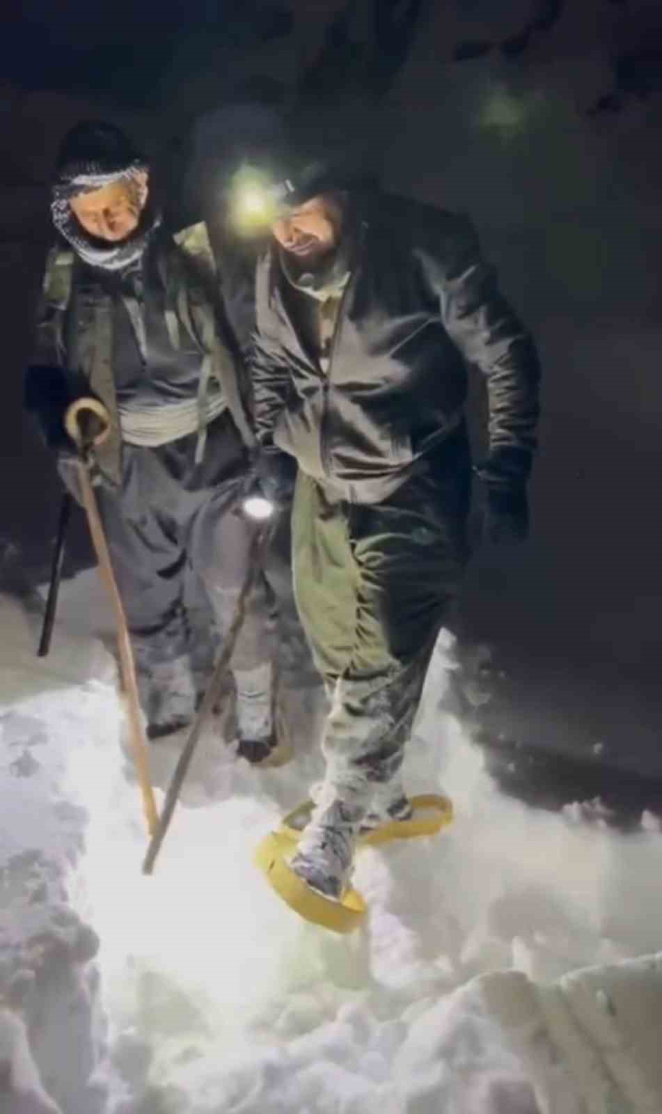 Hedik giyen köylülerin karda zorlu mücadelesi
Hedik giyen köylülerin karda zorlu mücadelesi