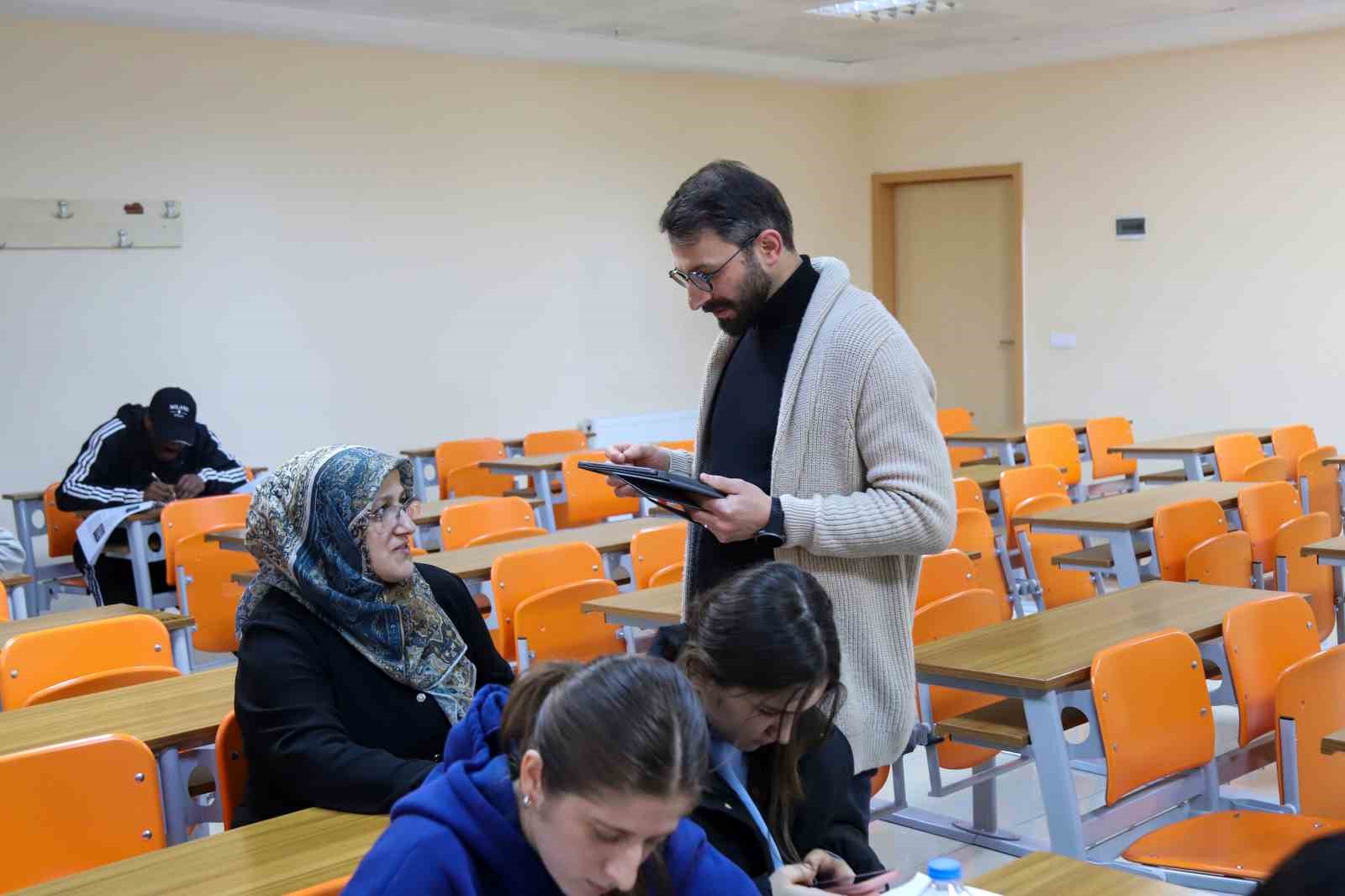 Hem anne hem çalışan hem öğrenci; O Gümüşhane Üniversitesi’nin Sibel Ablası
