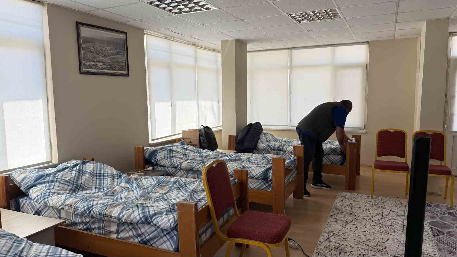 Hem başkan, hem teknik direktör, hem de malzemeci
