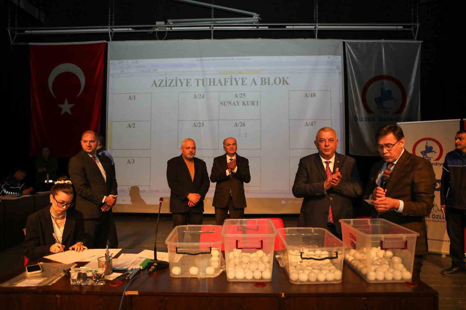 Hem pazaryeri hem fuar alanı
