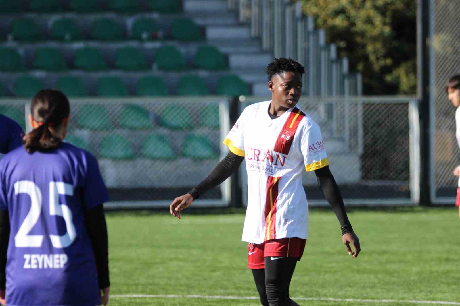Hem şampiyon, hem de gol kraliçesi
