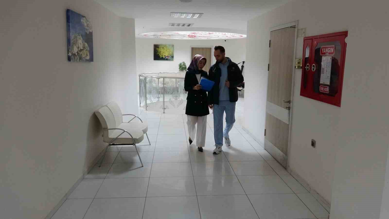 Hemşire anneler, doktor olan çocuklarıyla aynı hastanede görev yapıyor
