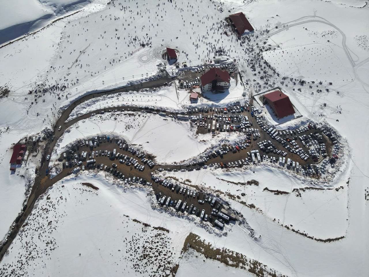 Hesarek Kayak Merkezi’nde ziyaretçi yoğunluğu
