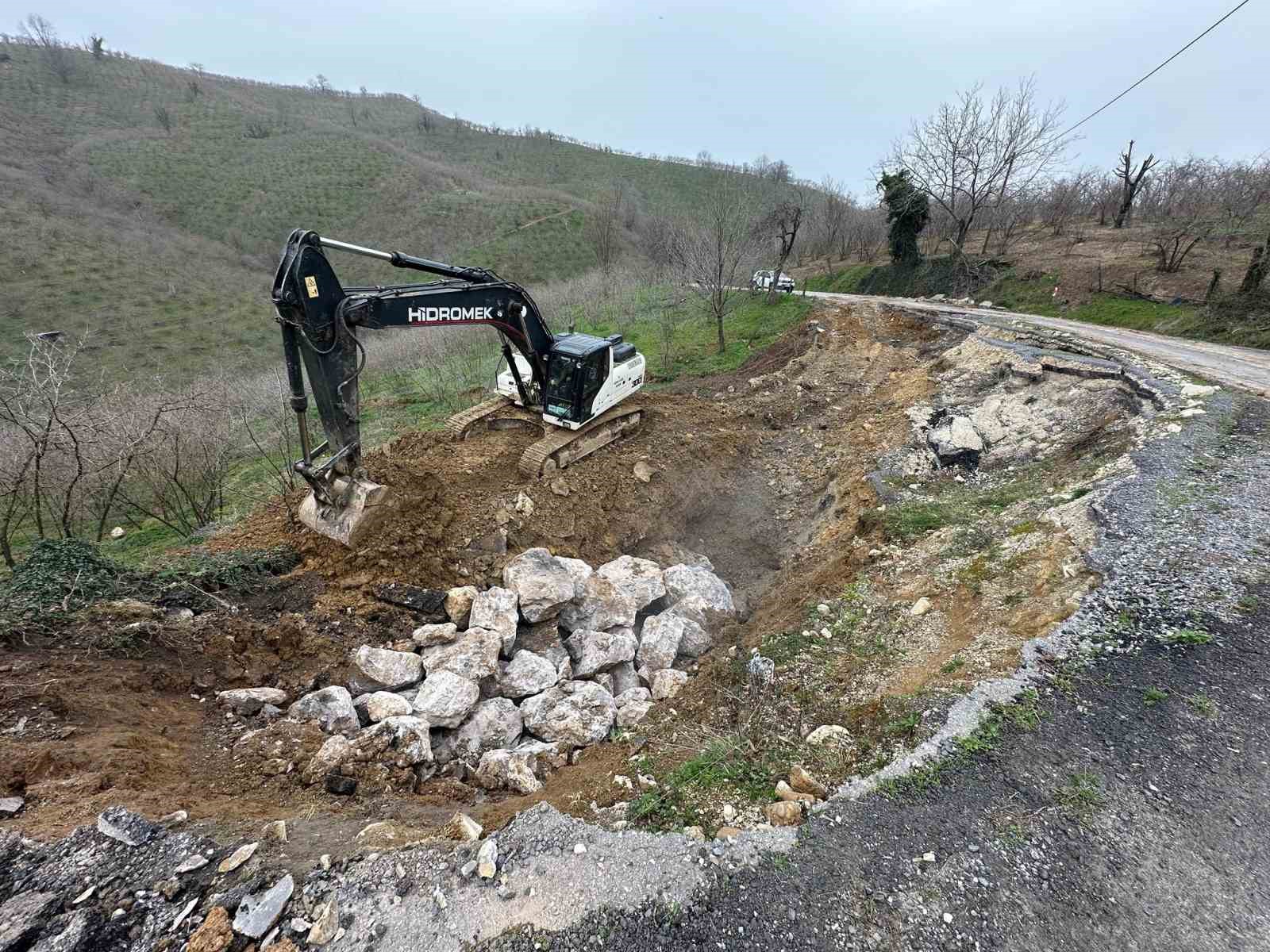 Heyelanlı bölgede çalışma yapıldı
