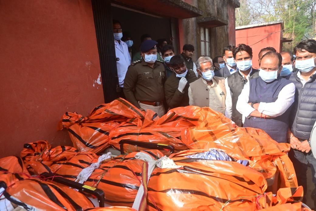 Hindistan’da düşen uçaktaki 7 kişi ölü bulundu
