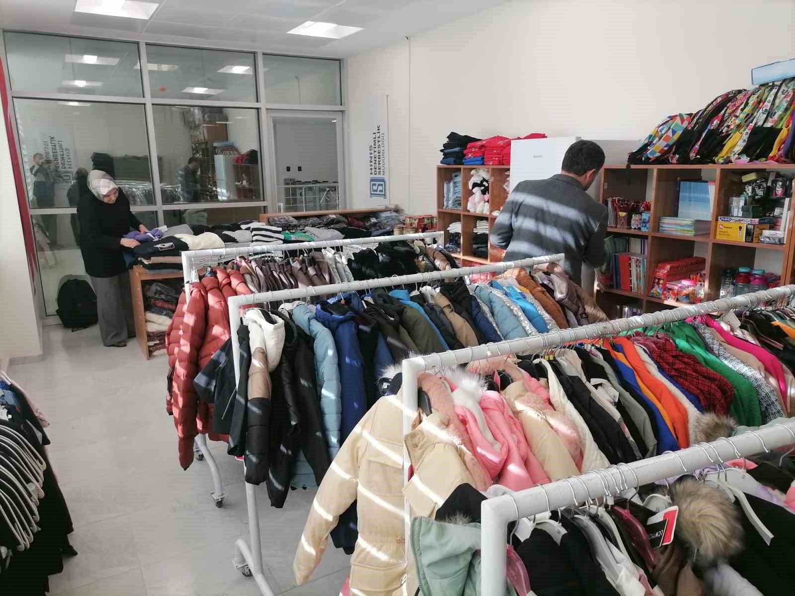 Hınıs adliyesinde sosyal market açıldı
