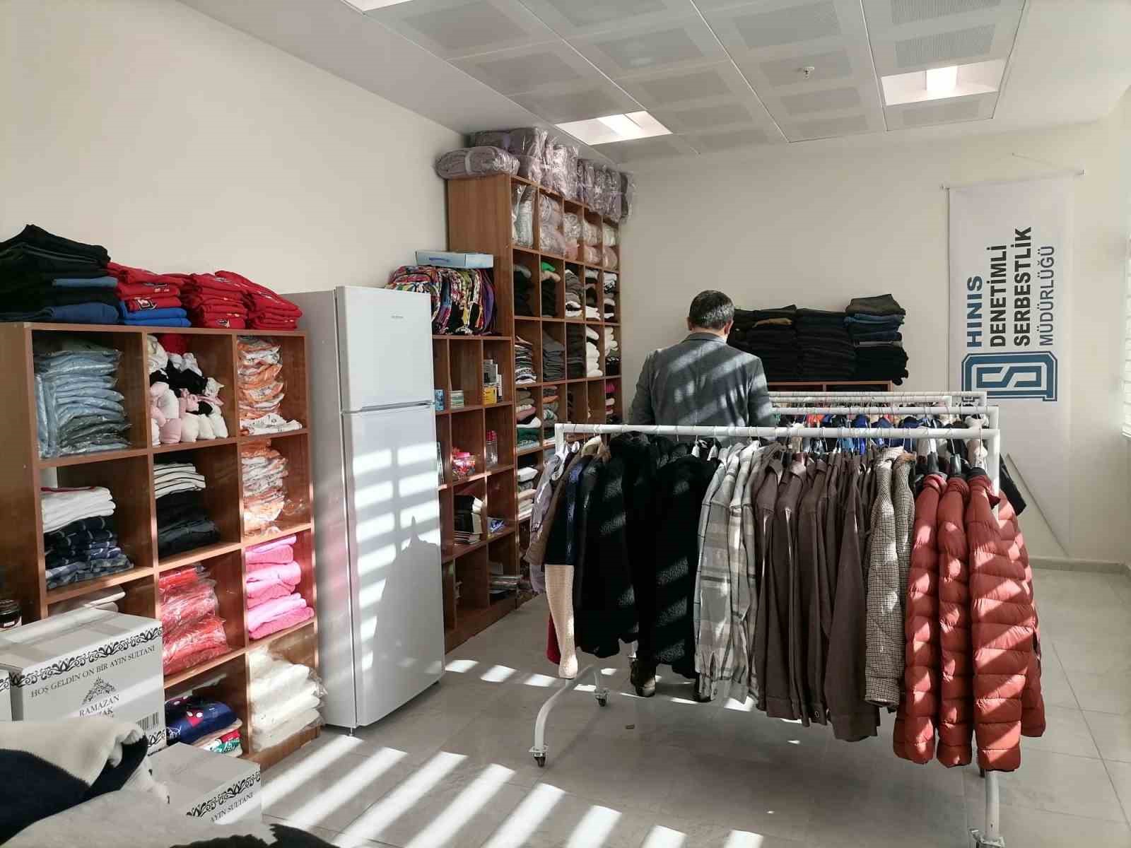 Hınıs adliyesinde sosyal market açıldı
