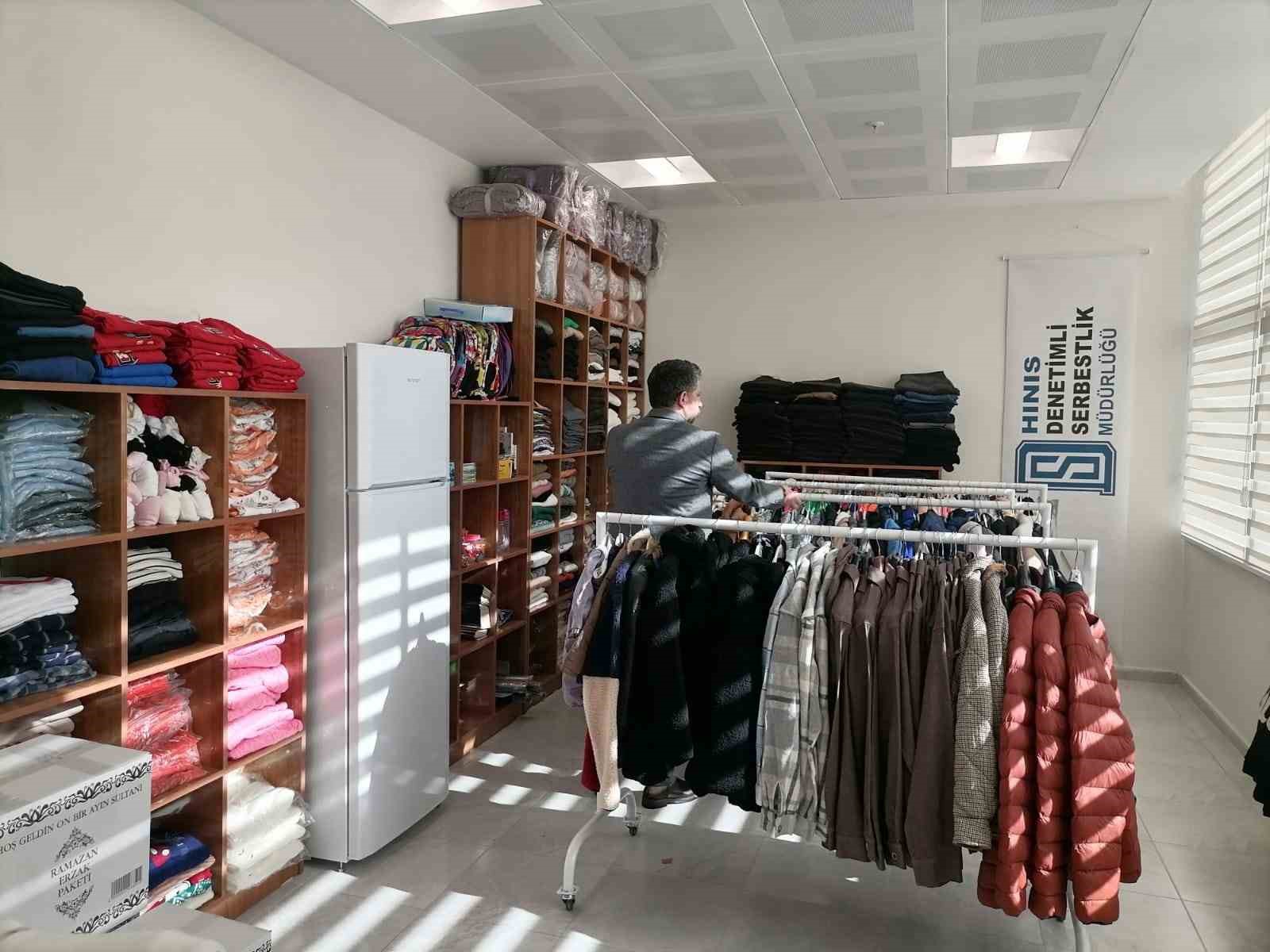 Hınıs adliyesinde sosyal market açıldı
