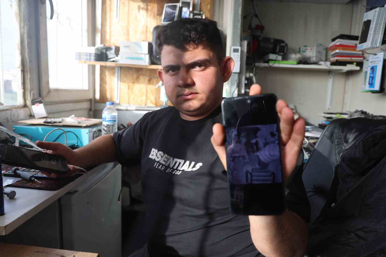 Hırsızın, arkadaşını ’sadece sıfır telefonları al’ diyerek yönlendirdiği 150 bin TL’lik soygun kamerada
