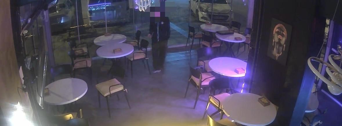 Hırsızlığın böylesi... Hırsızlık için girdiği kafede ısındı, yemek yedi
