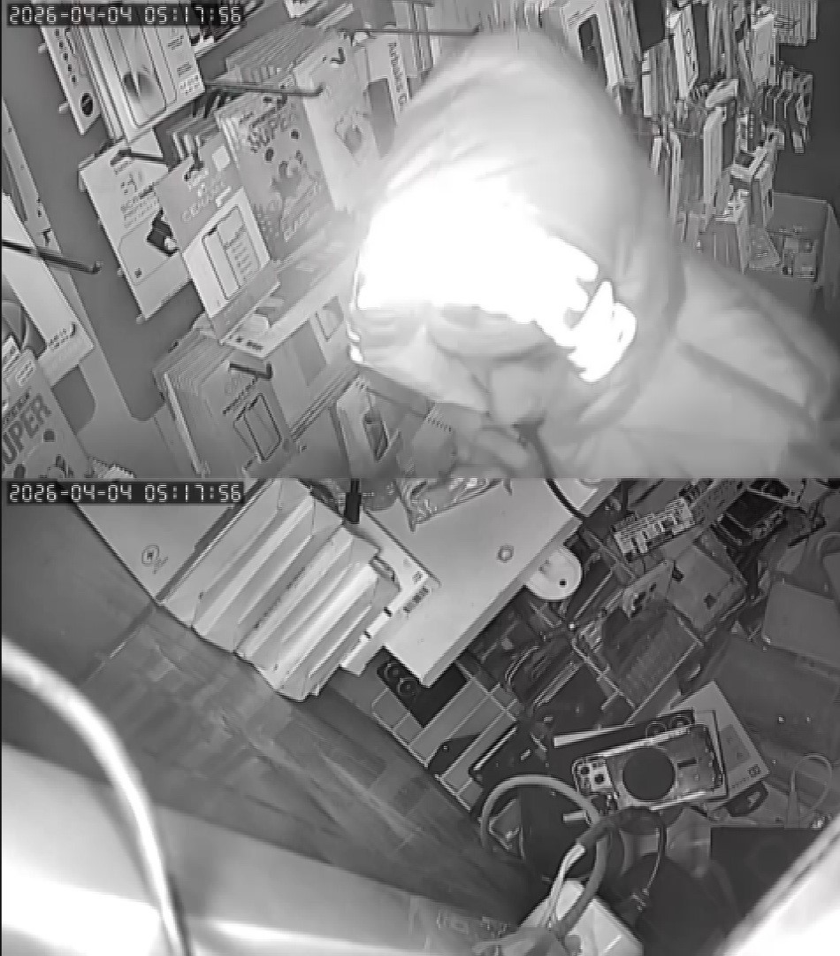 Hırsızlık anında ’Sadece sıfır telefonları al’ diyen suç makinası hırsız ve çırağı tutuklandı
