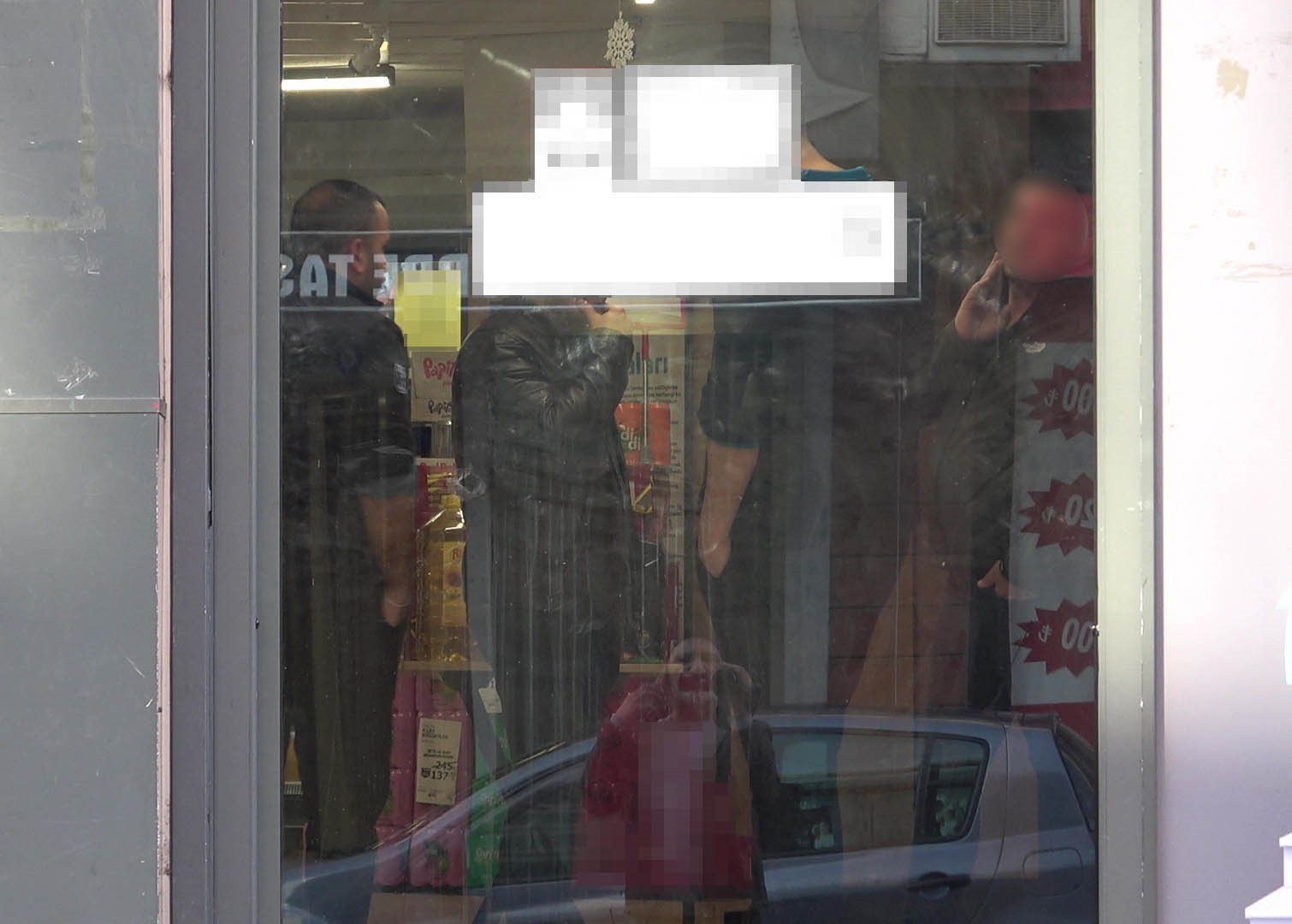 Hırsızlık için girdiği markette 3 çalışanı bıçakla yaraladı
