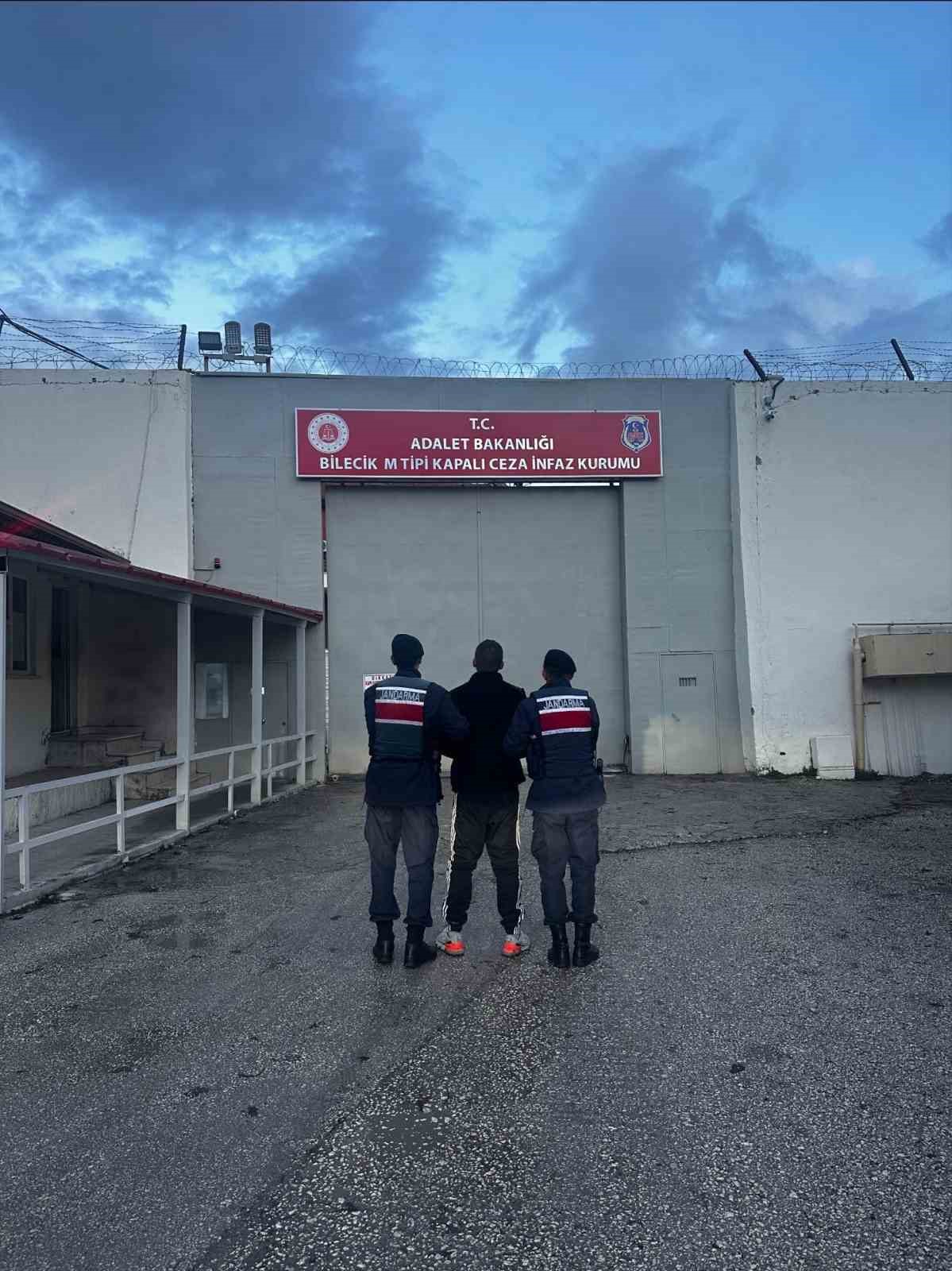 Hırsızlık suçundan 4 yıl 6 ay hapis cezası bulunan şahıs yakalandı
