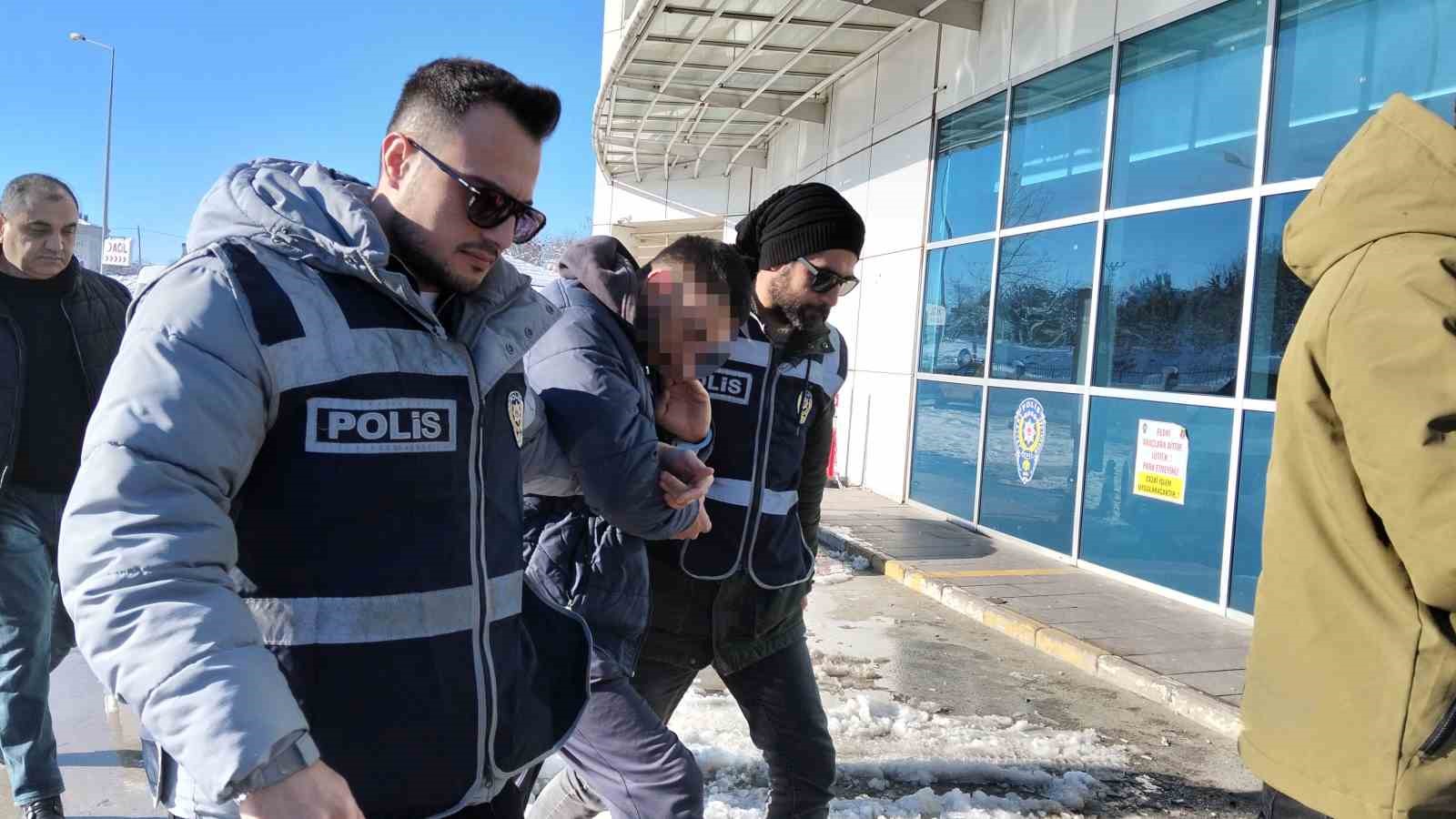Hırsızlık suçundan aranan şahıs yakalandı
