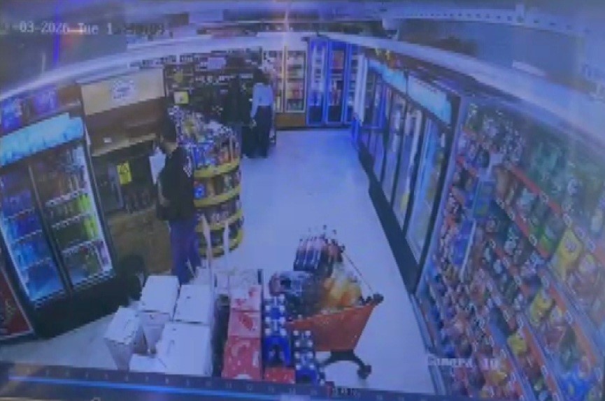 Hırsızlık yapmaması için uğraşan kız arkadaşını da kandırıp ne varsa çaldı
