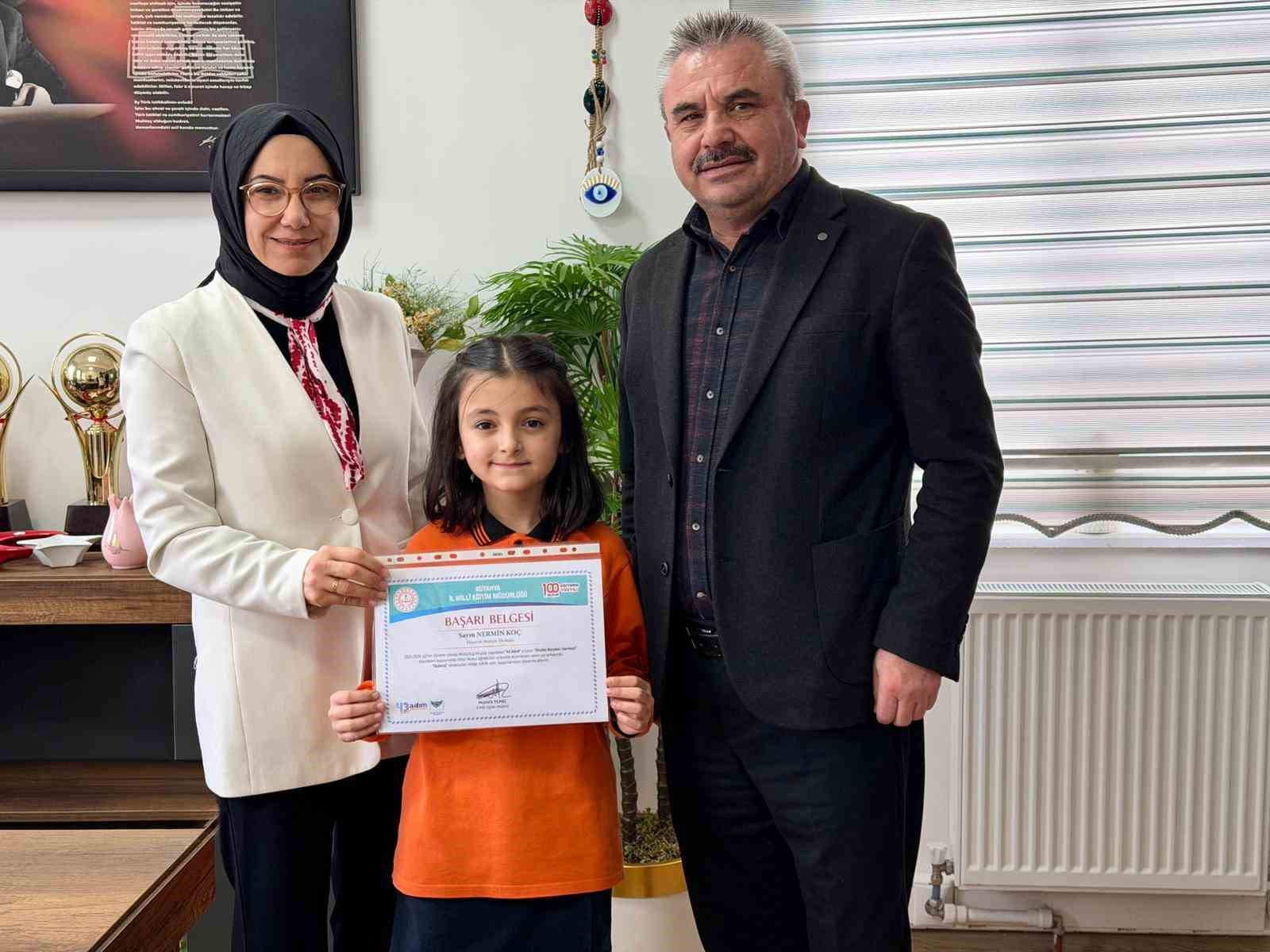 Hisarcık Atatürk İlkokulu öğrencisi resim yarışmasında il üçüncüsü oldu
