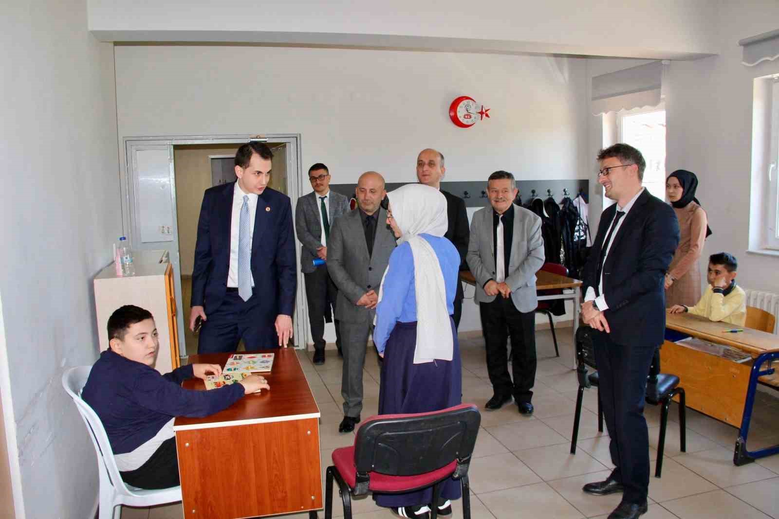 Hisarcık Kaymakamı Atam: "Eğitim her zaman öncelikli gündem maddelerimiz arasında"
