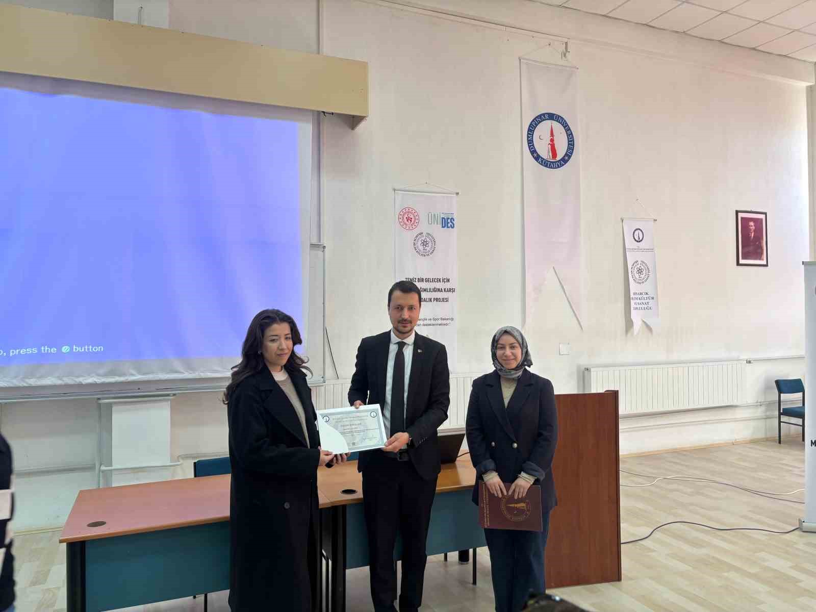 Hisarcık MYO’da bağımlılıkla mücadele semineri düzenlendi
