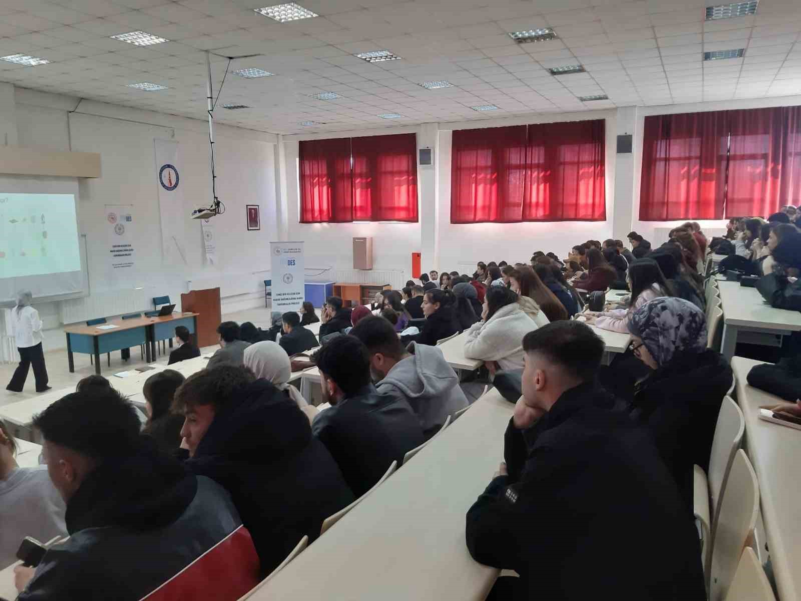 Hisarcık MYO’da bağımlılıkla mücadele semineri düzenlendi
