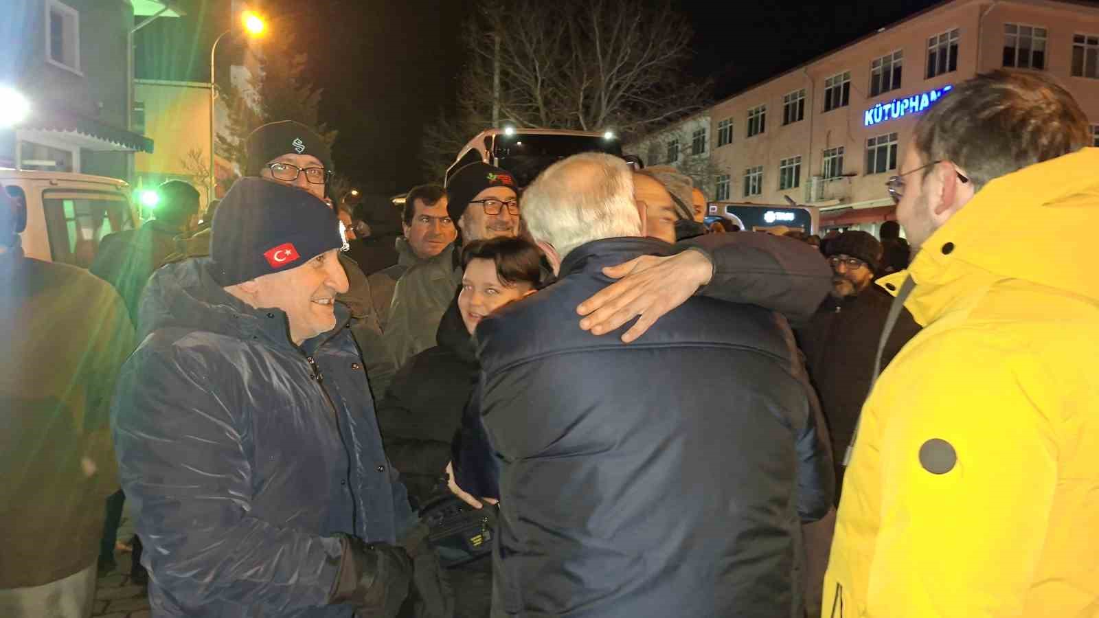 Hisarcık ve Emet’ten yeni yılın ilk umre kafilesi dualarla uğurlandı
