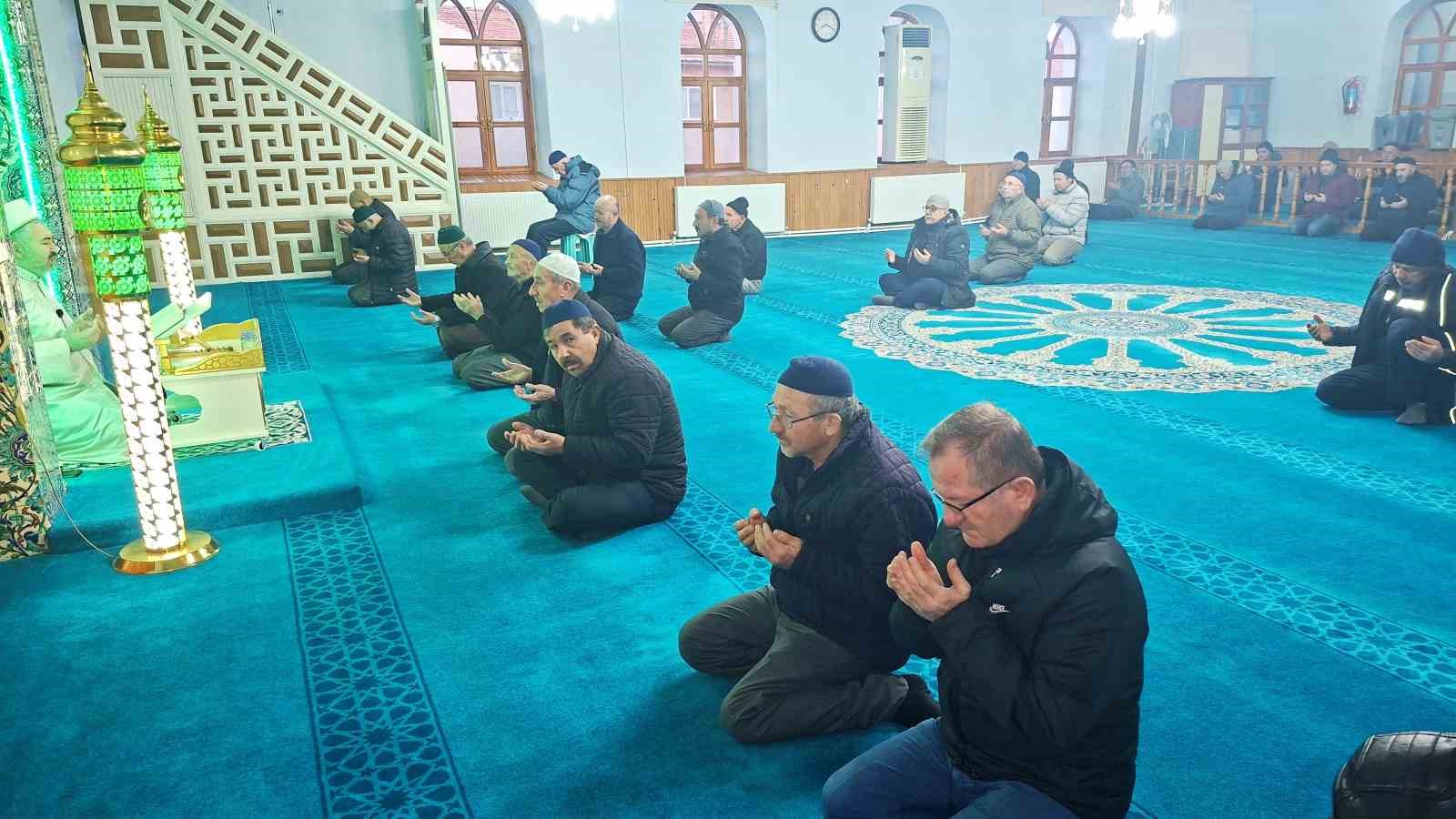 Hisarcık’ta "2026’ya Huzurda Başlıyoruz" temalı sabah namazı buluşması
