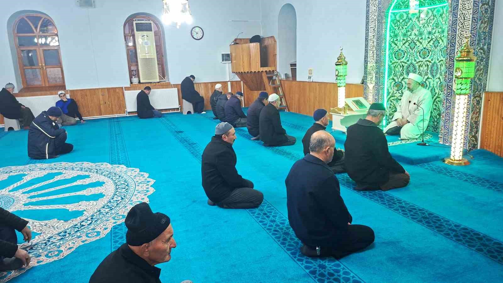 Hisarcık’ta "2026’ya Huzurda Başlıyoruz" temalı sabah namazı buluşması
