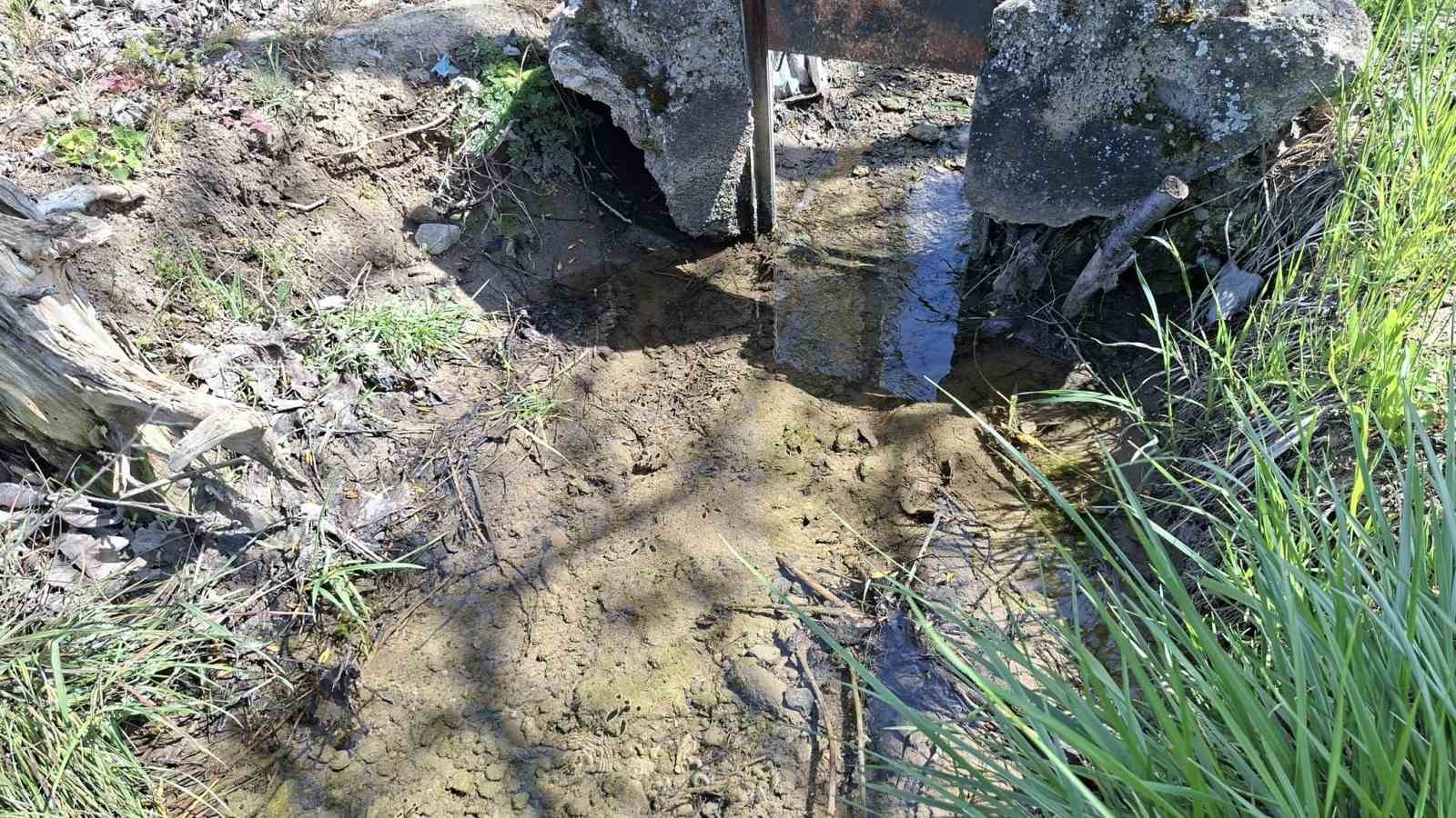 Hisarcık’ta 60 yıllık sulama kanalları bakımsızlıktan harap durumda
