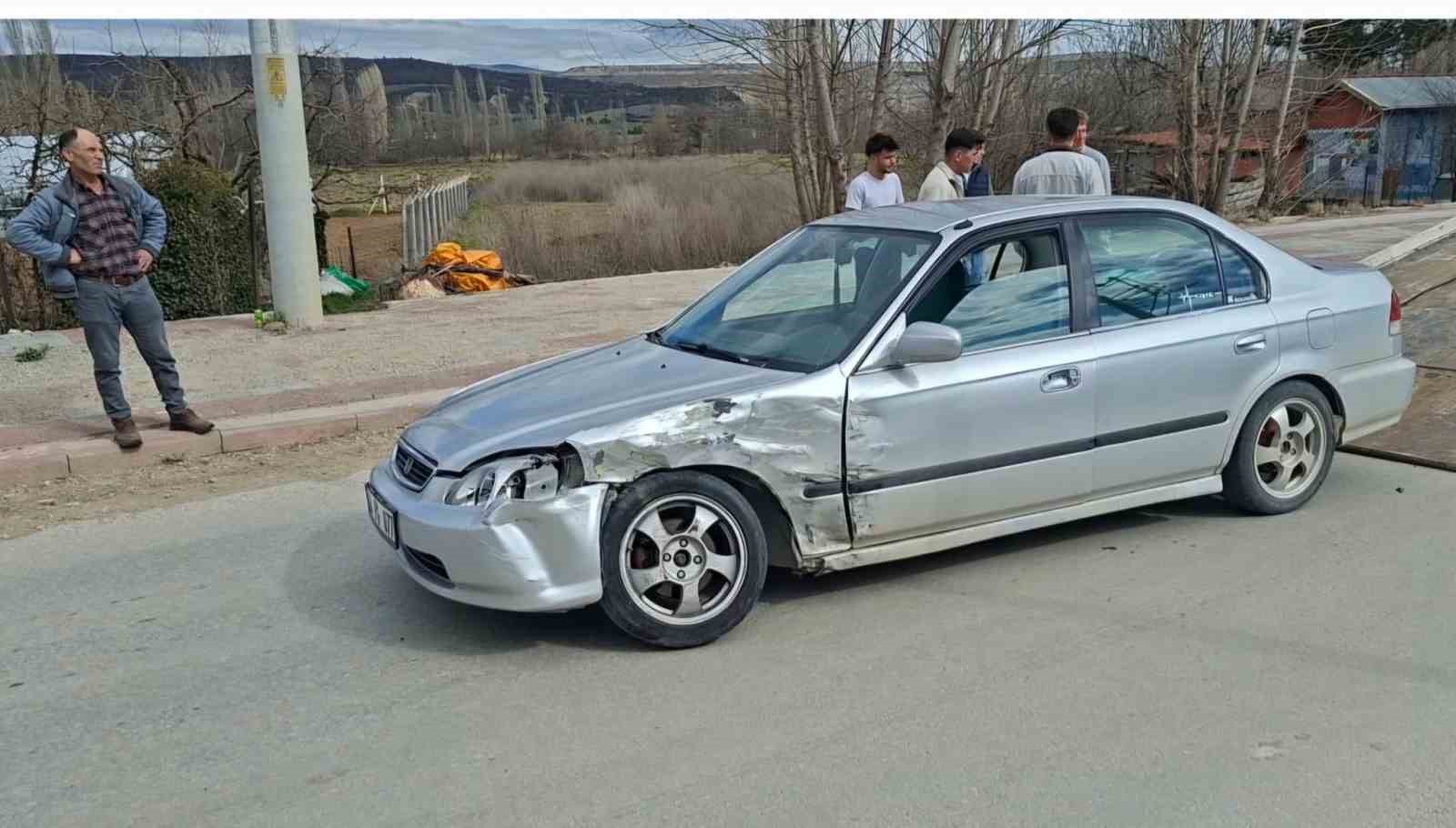 Hisarcık’ta iki otomobil çarpıştı: 2 yaralı
