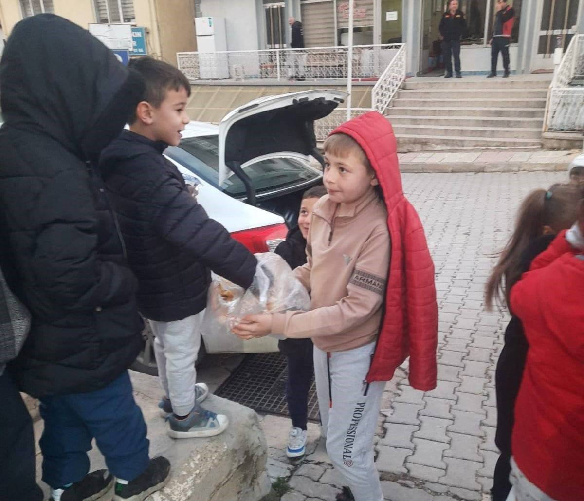 Hisarcık’ta minikler oruçlarını Ramazan topu eşliğinde açtı
