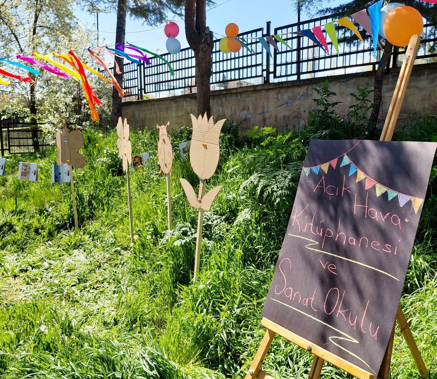 Hisarcık’ta özel öğrencilere yönelik açık hava sanat ve kitap platformu
