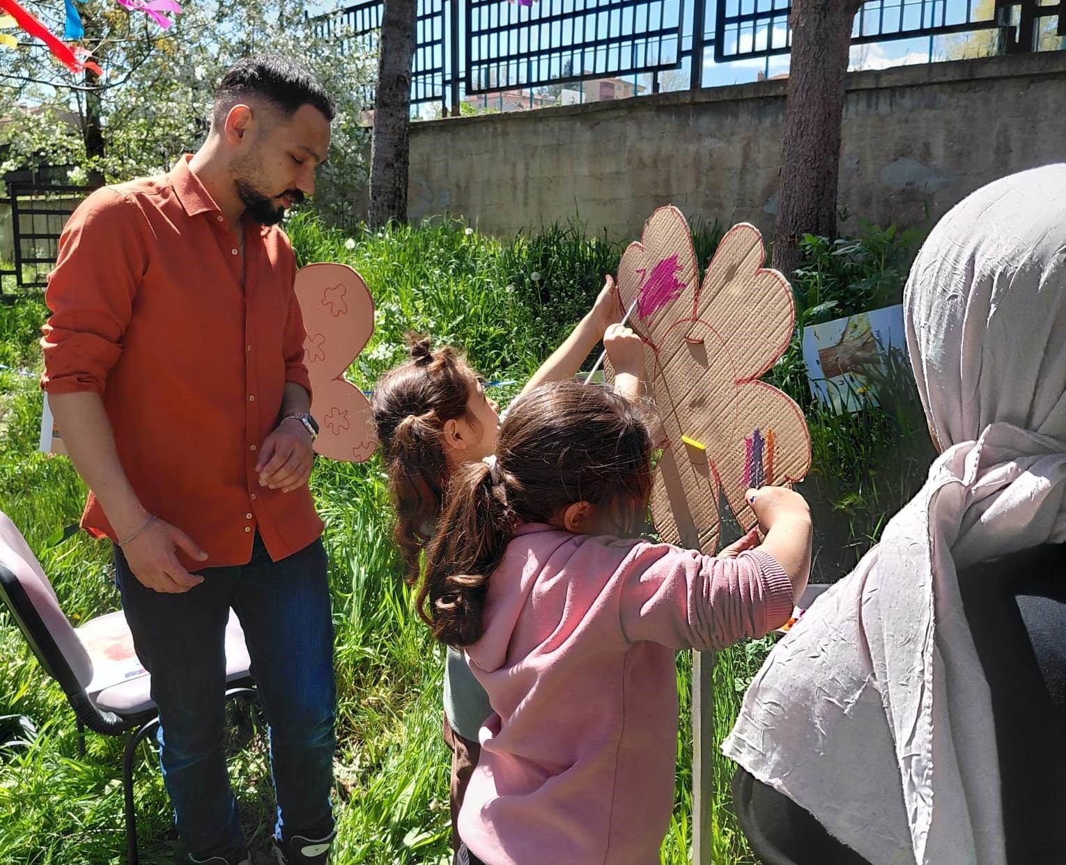 Hisarcık’ta özel öğrencilere yönelik açık hava sanat ve kitap platformu
